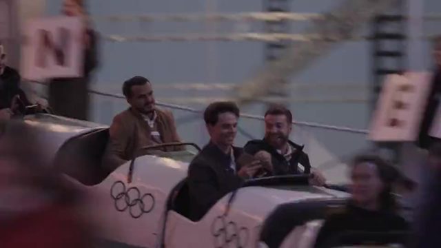 Feiernde Gäste beim Firmenfestival auf dem Areal der MIGNON Trabrennbahn